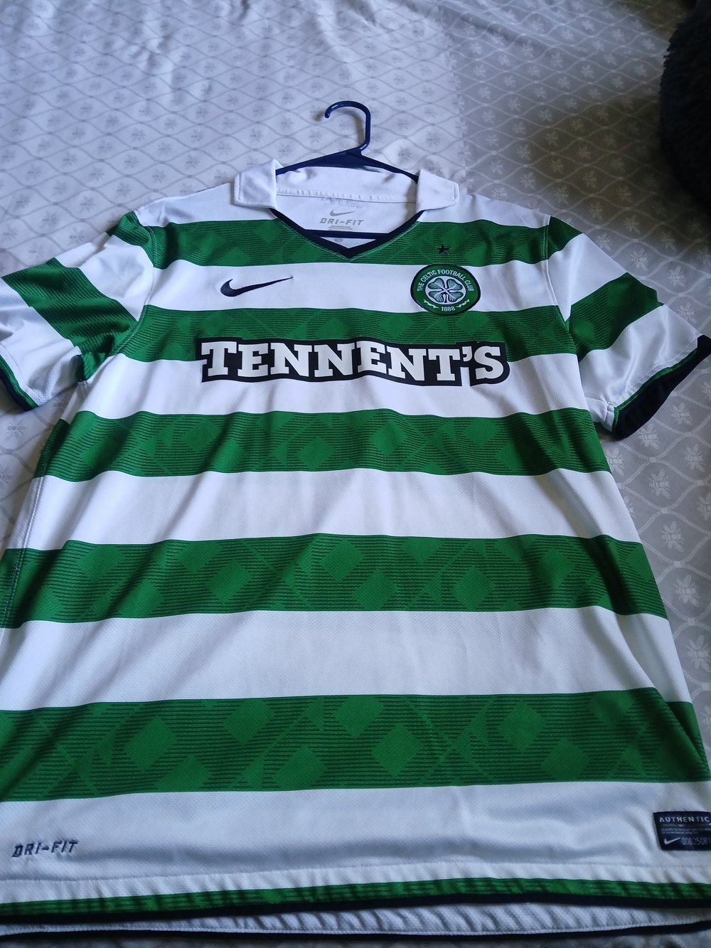 Nike Celtic FC Football Club Hooped Soccer Jersey TENNENTS rare Large